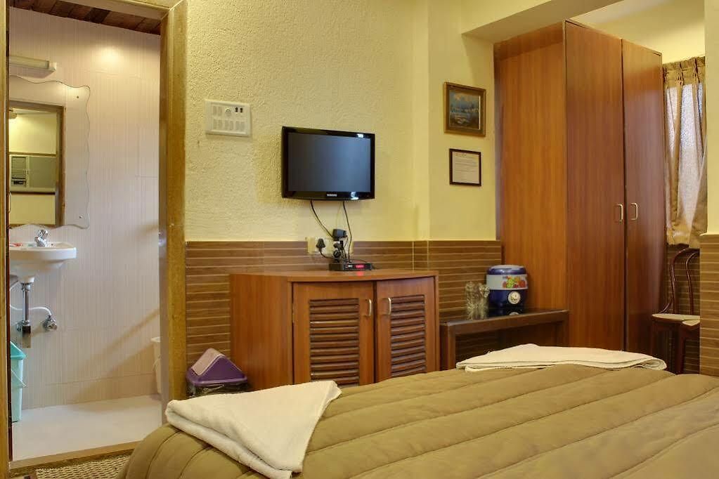 Hotel Lucky Near Bkc
