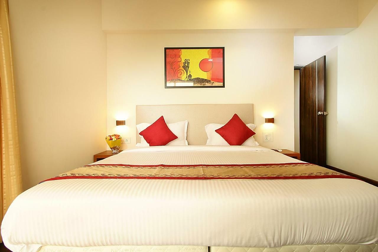 House Luxury Apartments, Santacruz East