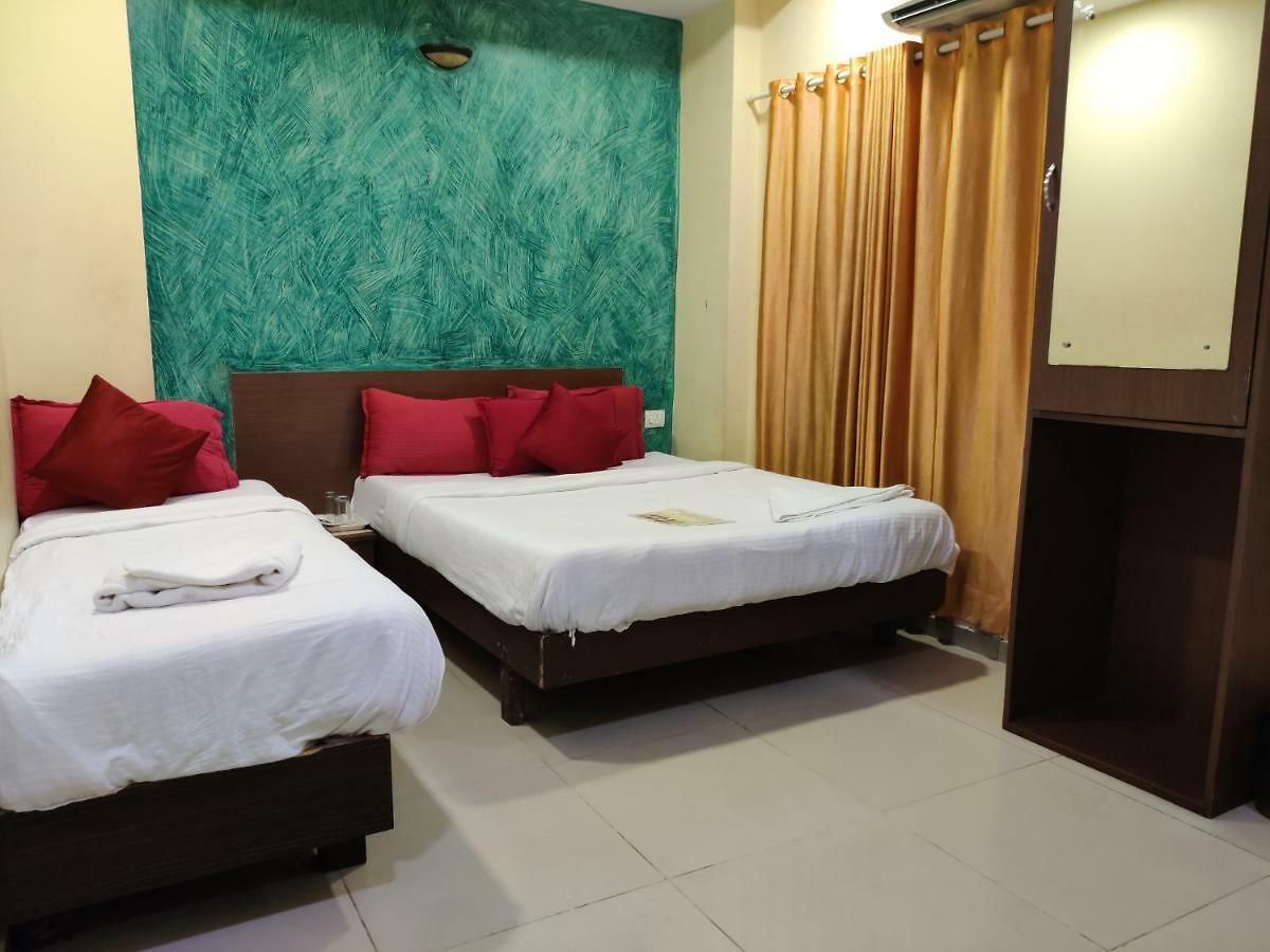 Hotel Golden Sagar - Kurla Mumbai
