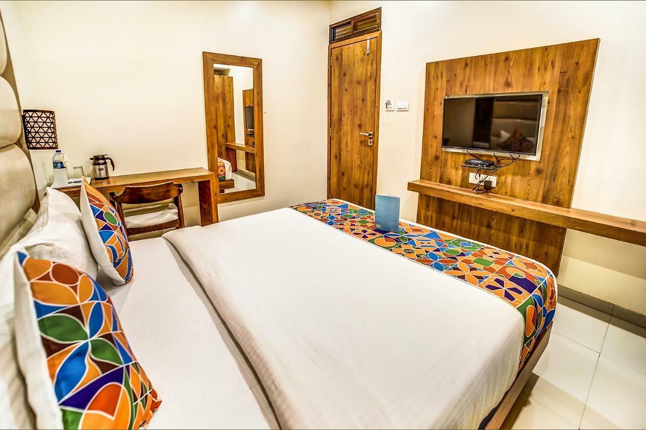 Oyo 9187 Adlon International 3*