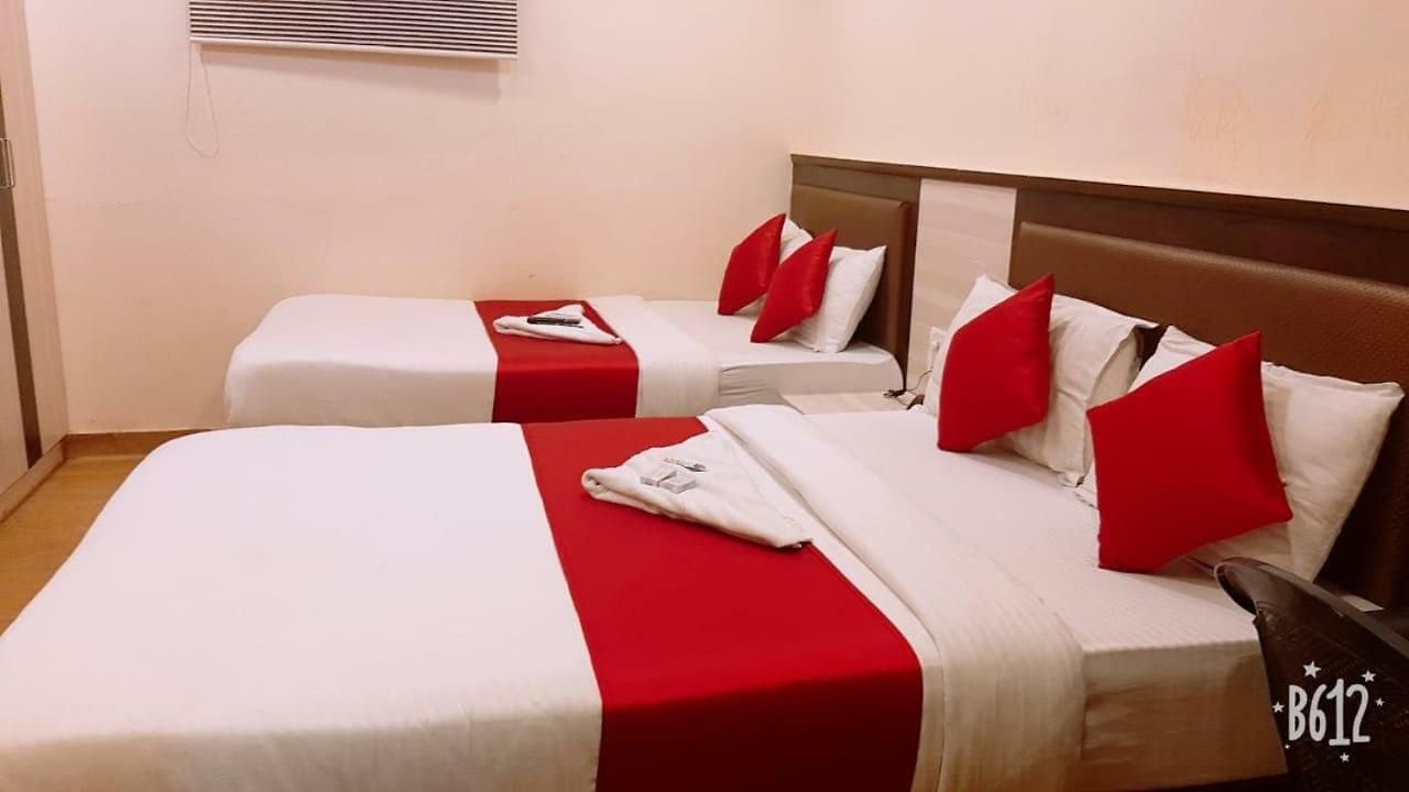 Happyland Hotel 3*
