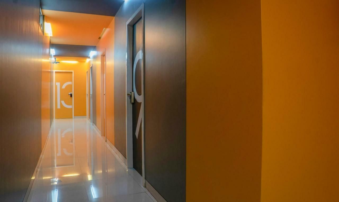 Hotel Oyo Flagship 13885 Metro Residency Mumbai