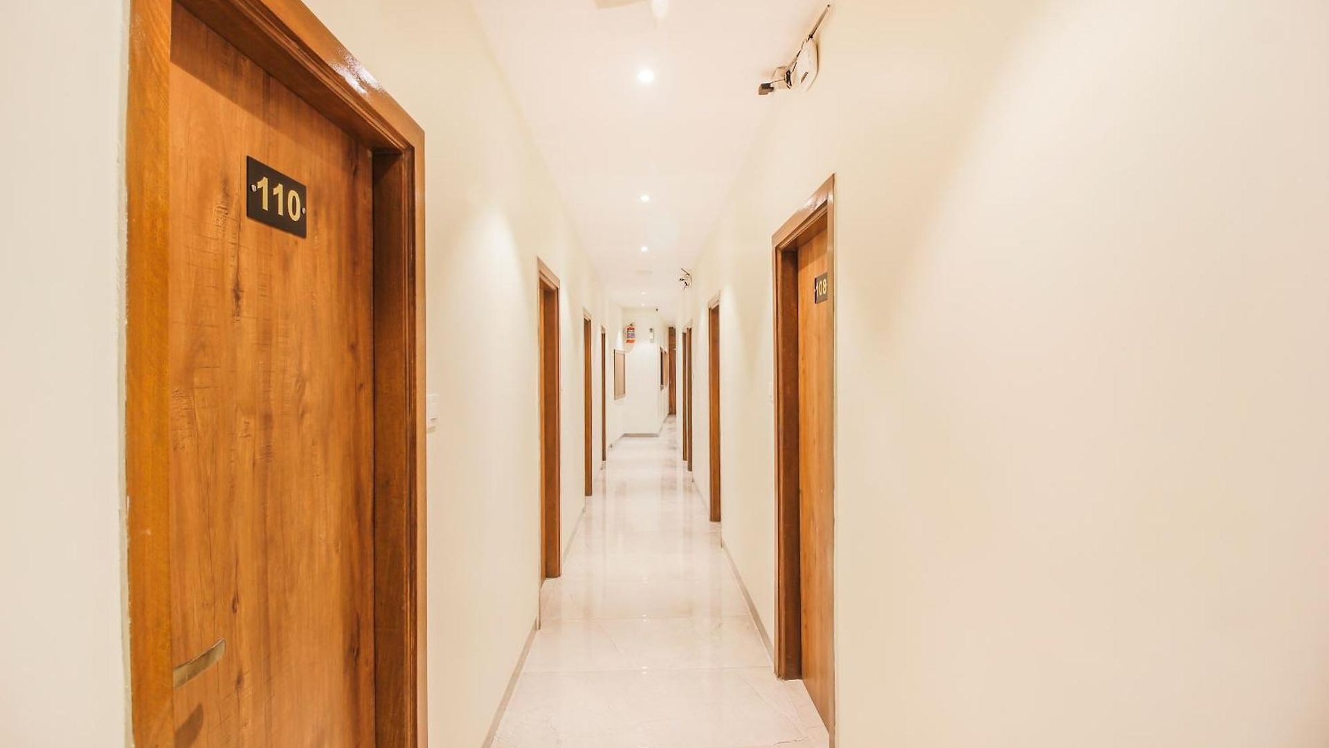 Hotel Deluxe Residency 3*