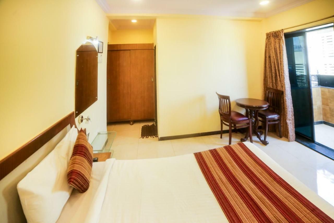 Hotel Lucky Near Bkc 3*