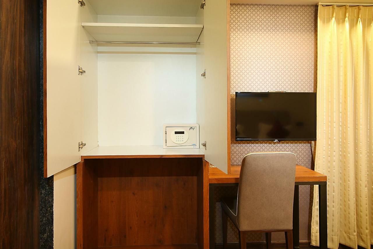 House Luxury Apartments, Santacruz East Apartment *