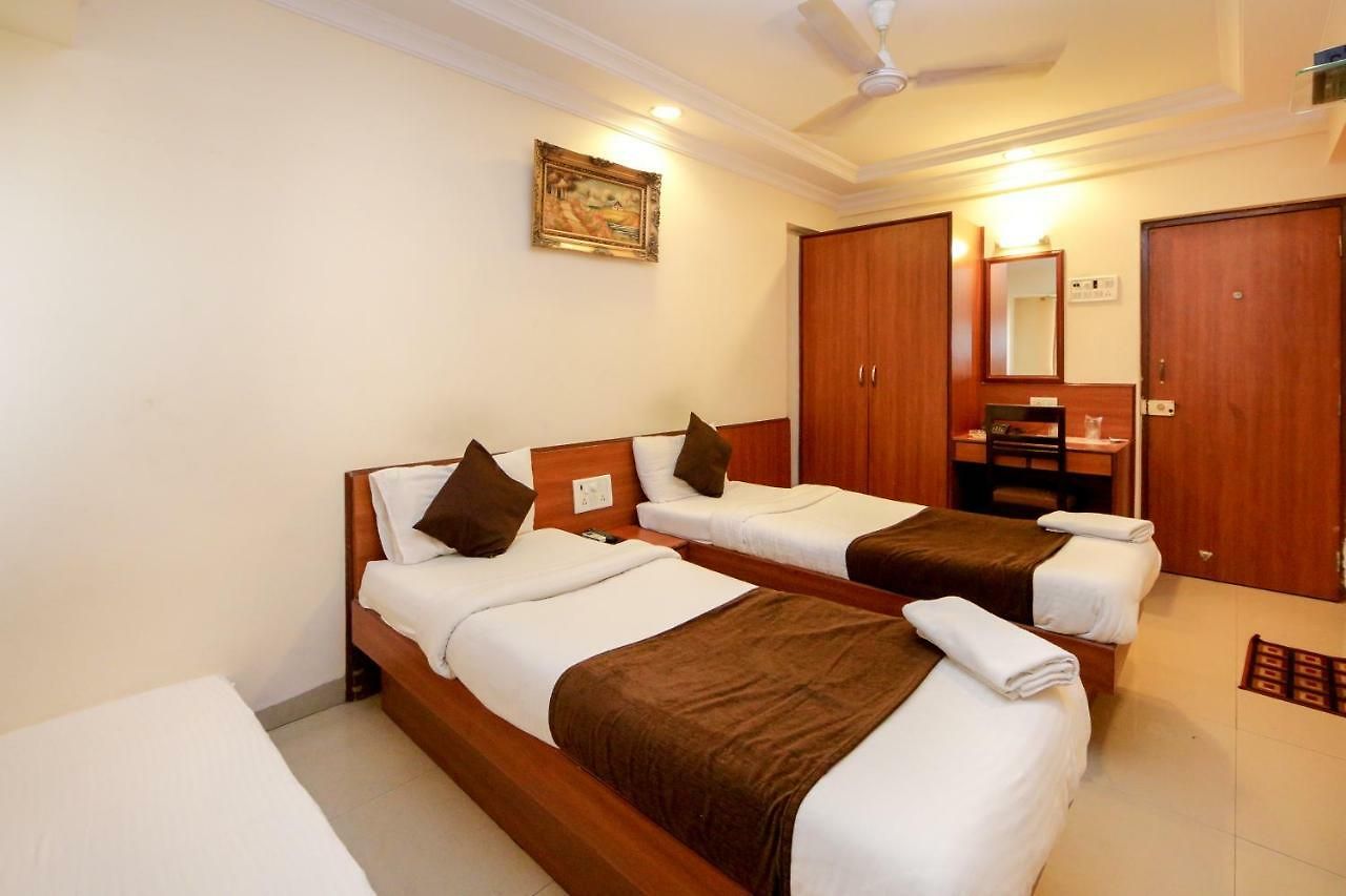 Hotel Hotel Lucky Near Nesco
