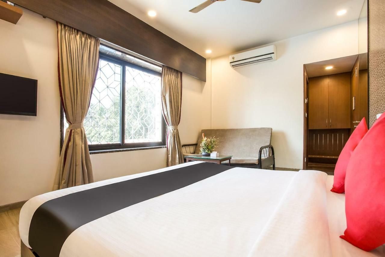 Capital O 36119 Royal Garden & Lawns 3*