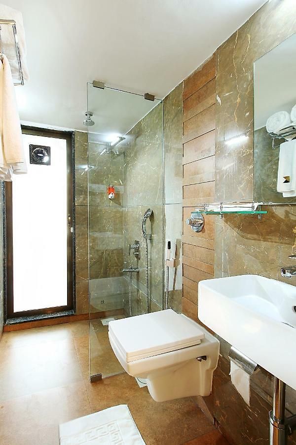 House Luxury Apartments, Santacruz East Apartment