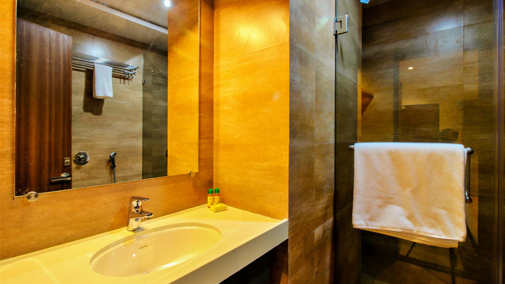 Hotel Super Townhouse Oak Times Square Le Western Mumbai