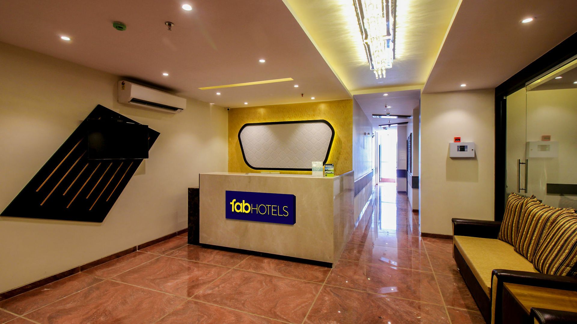 Super Townhouse Oak Times Square Le Western Hotel Mumbai