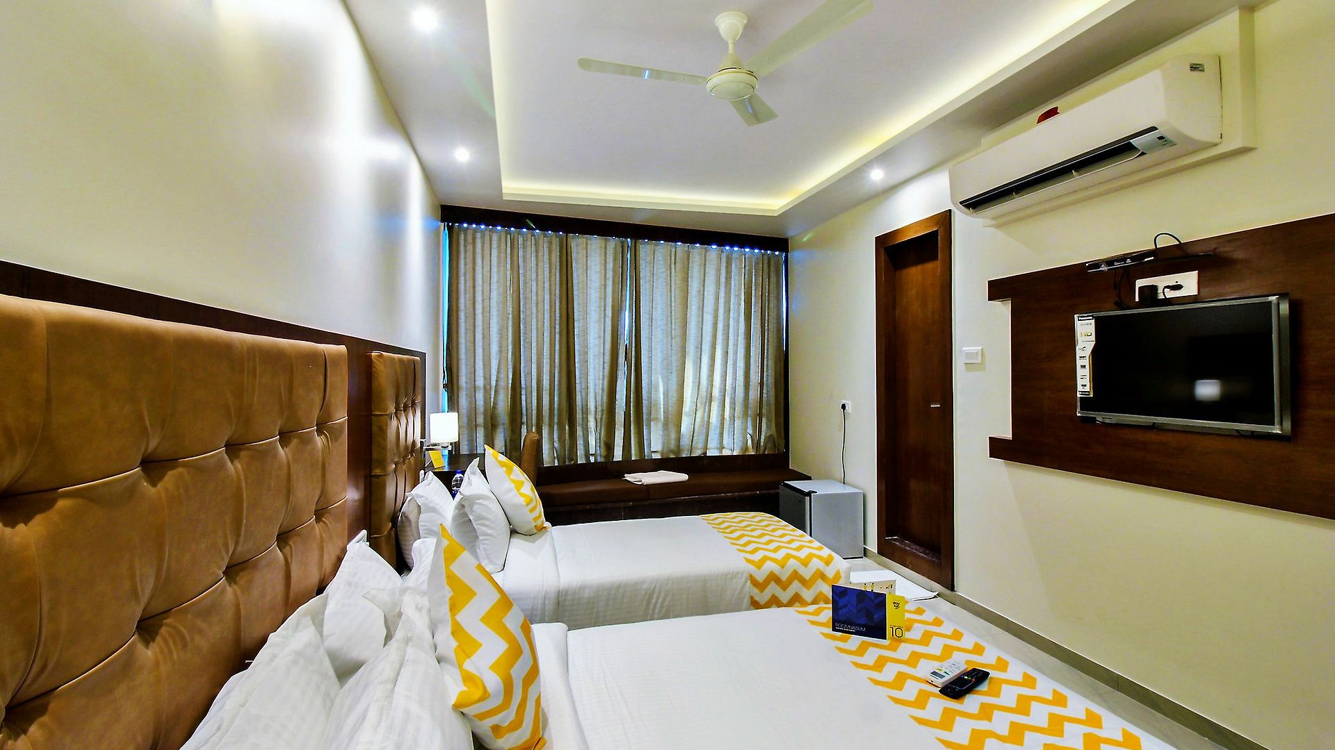 Hotel Super Townhouse Oak Times Square Le Western Mumbai