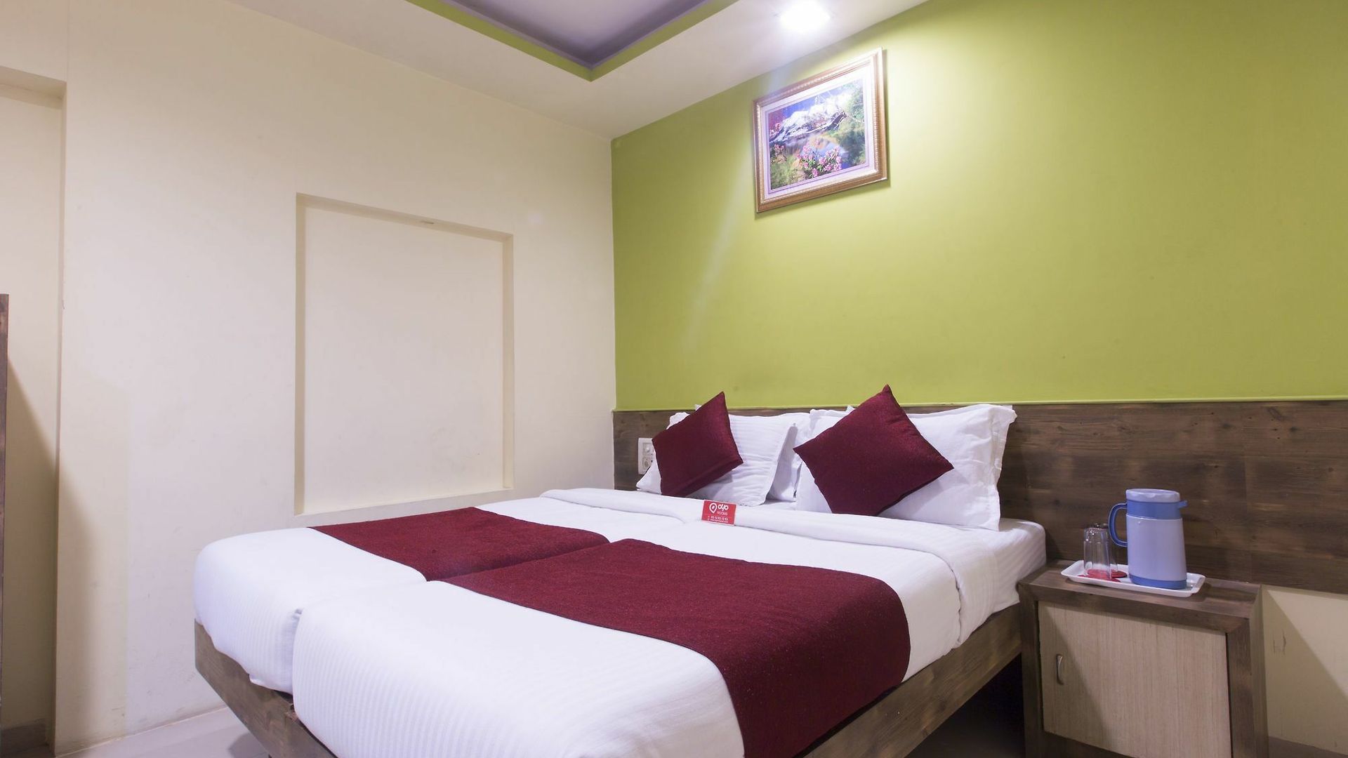 Hotel Oyo 8760 Arma Residency Mumbai
