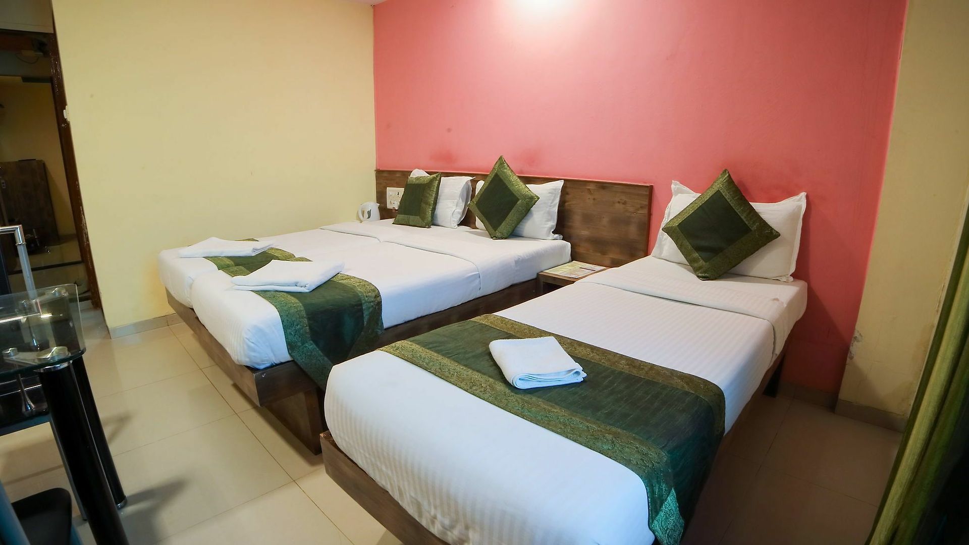 Oyo 8760 Arma Residency Hotel Mumbai