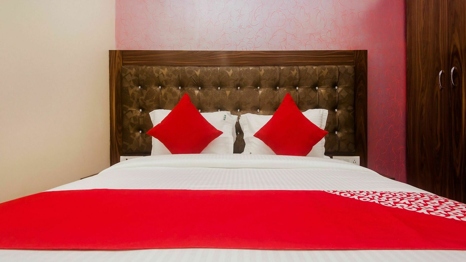 O Greenforest Near Airport Road Metro Station 3* Mumbai