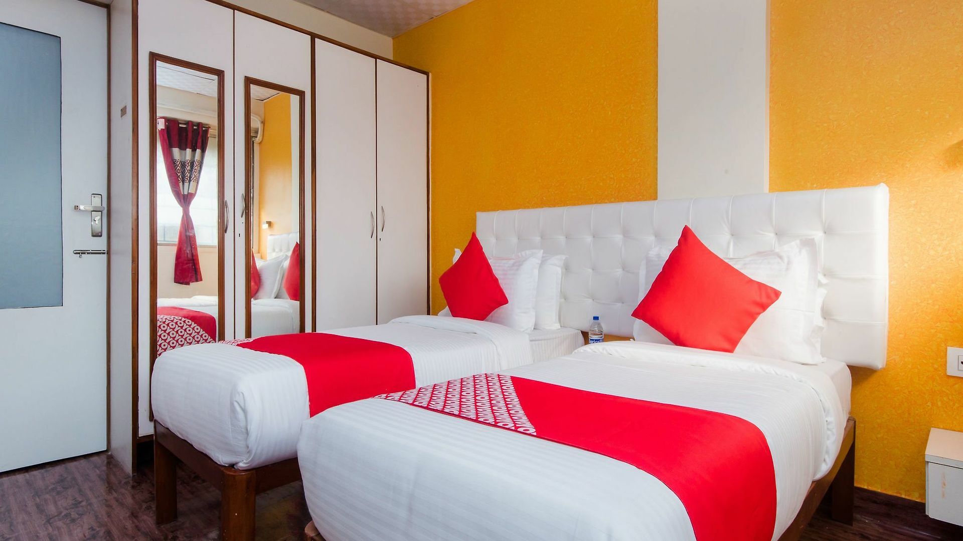 Oyo 12378 Kokila Hotel 3*