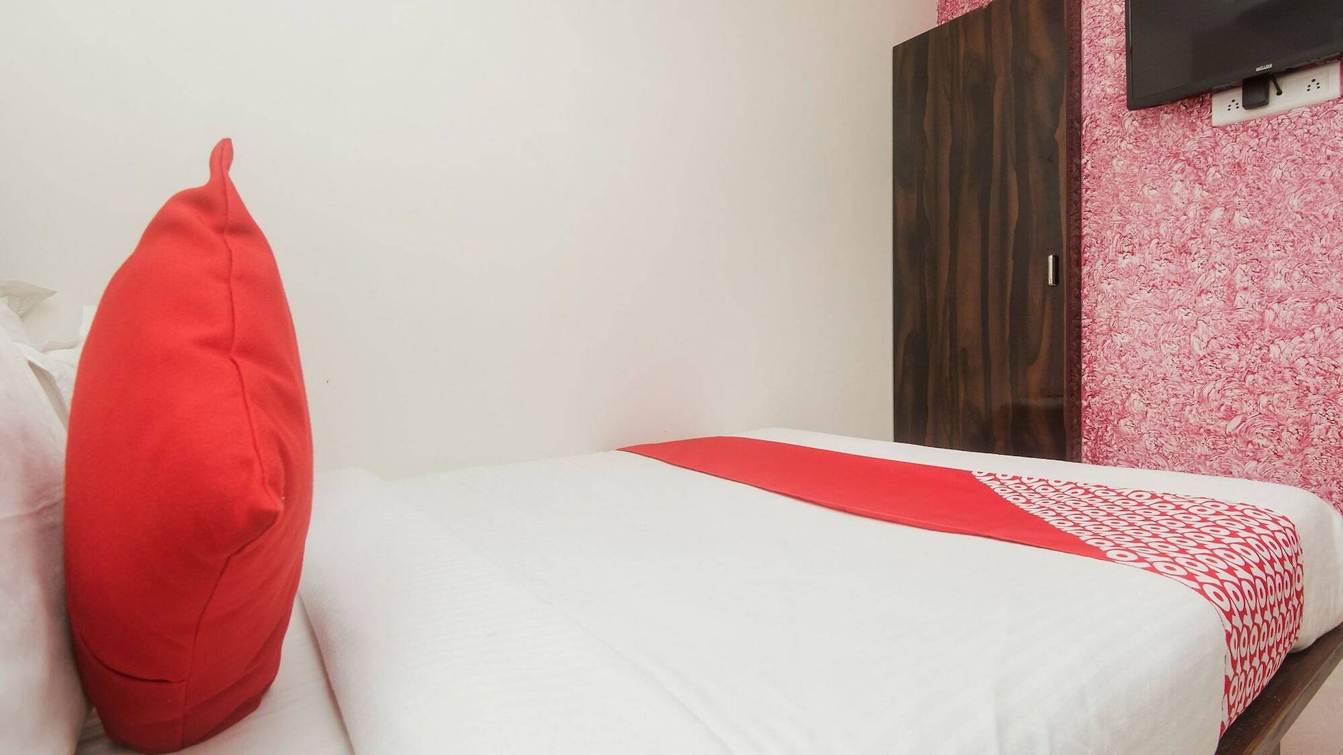 Hotel Mantra Residency 2*