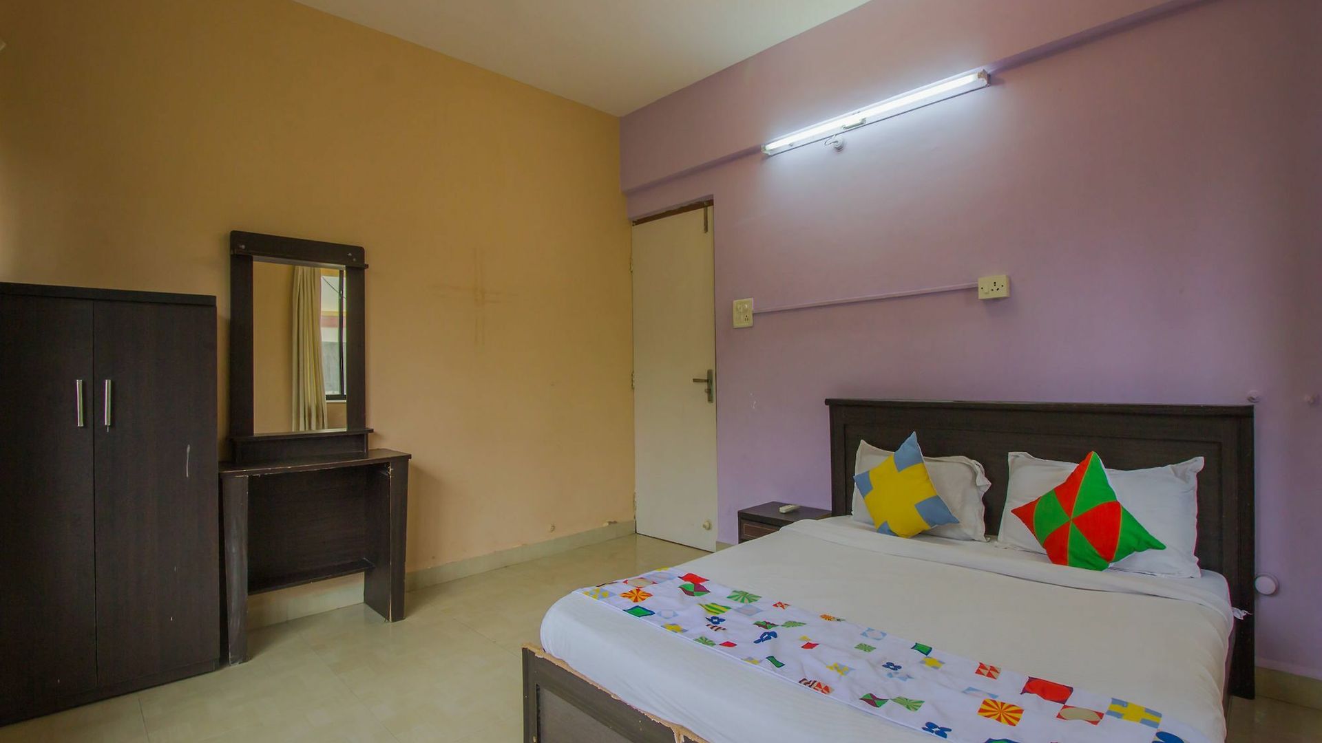 Oyo 17028 Aviva Residency Hotel 3*
