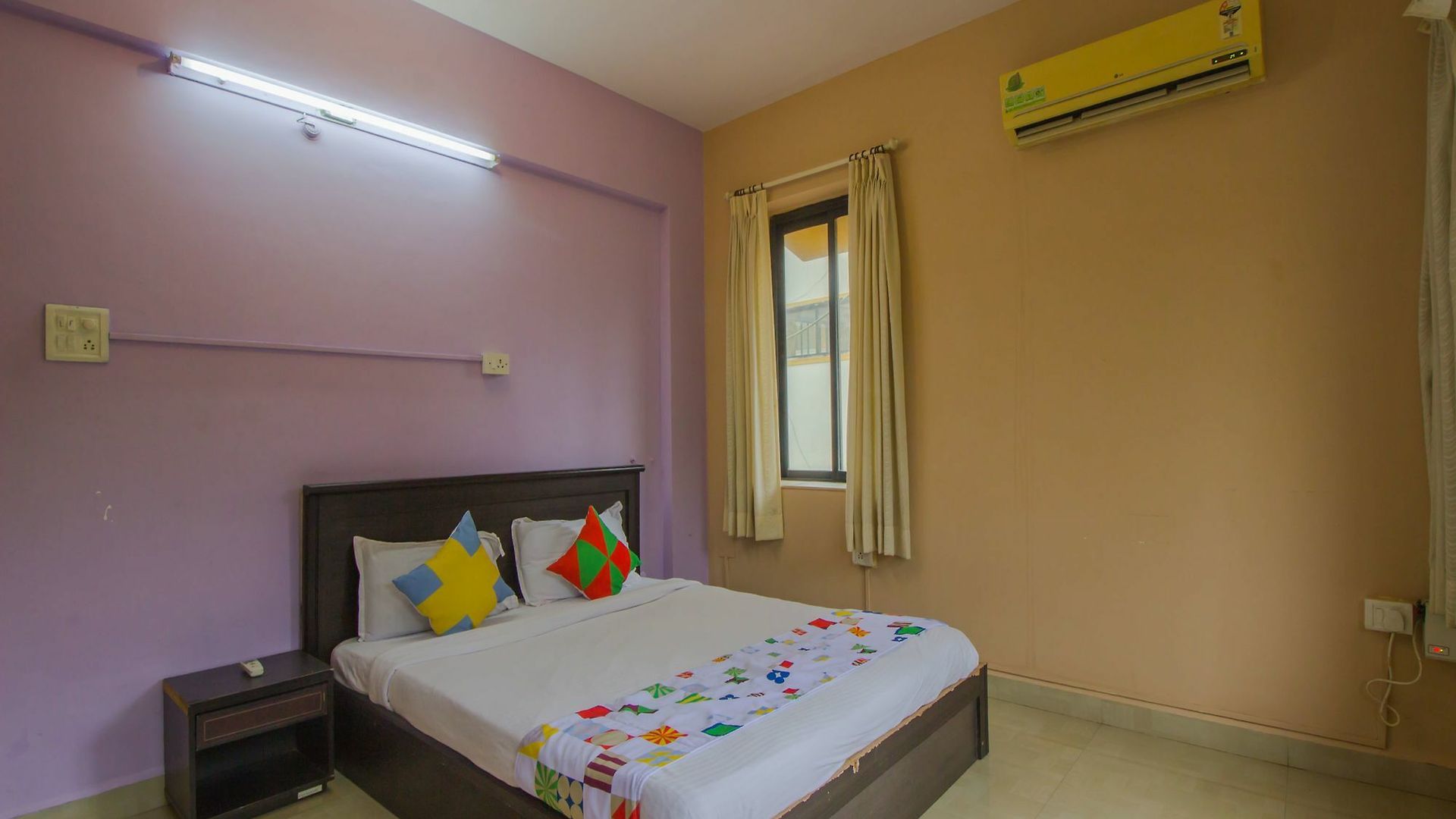 Oyo 17028 Aviva Residency Hotel 3*