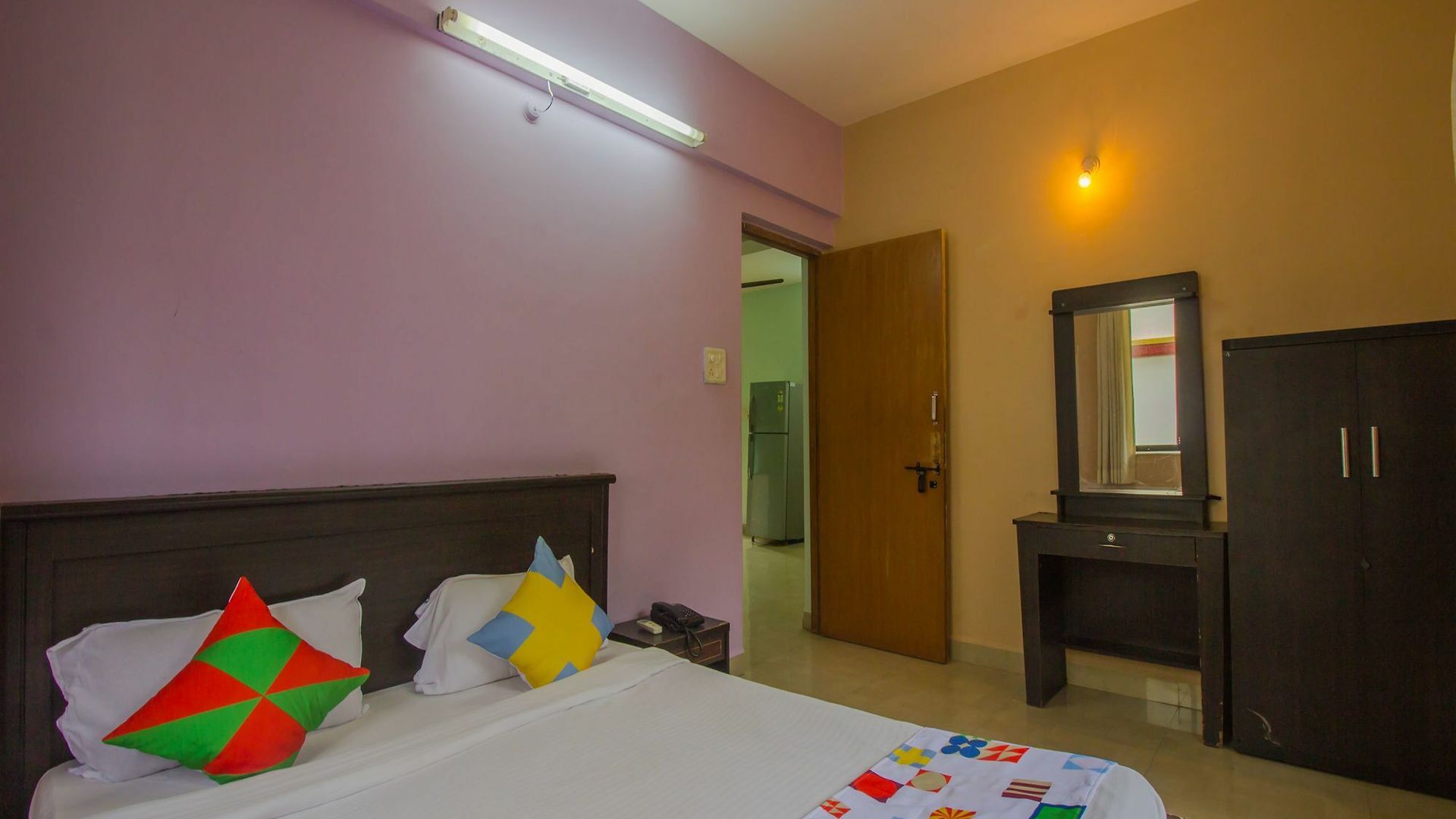 Oyo 17028 Aviva Residency Hotel 3*
