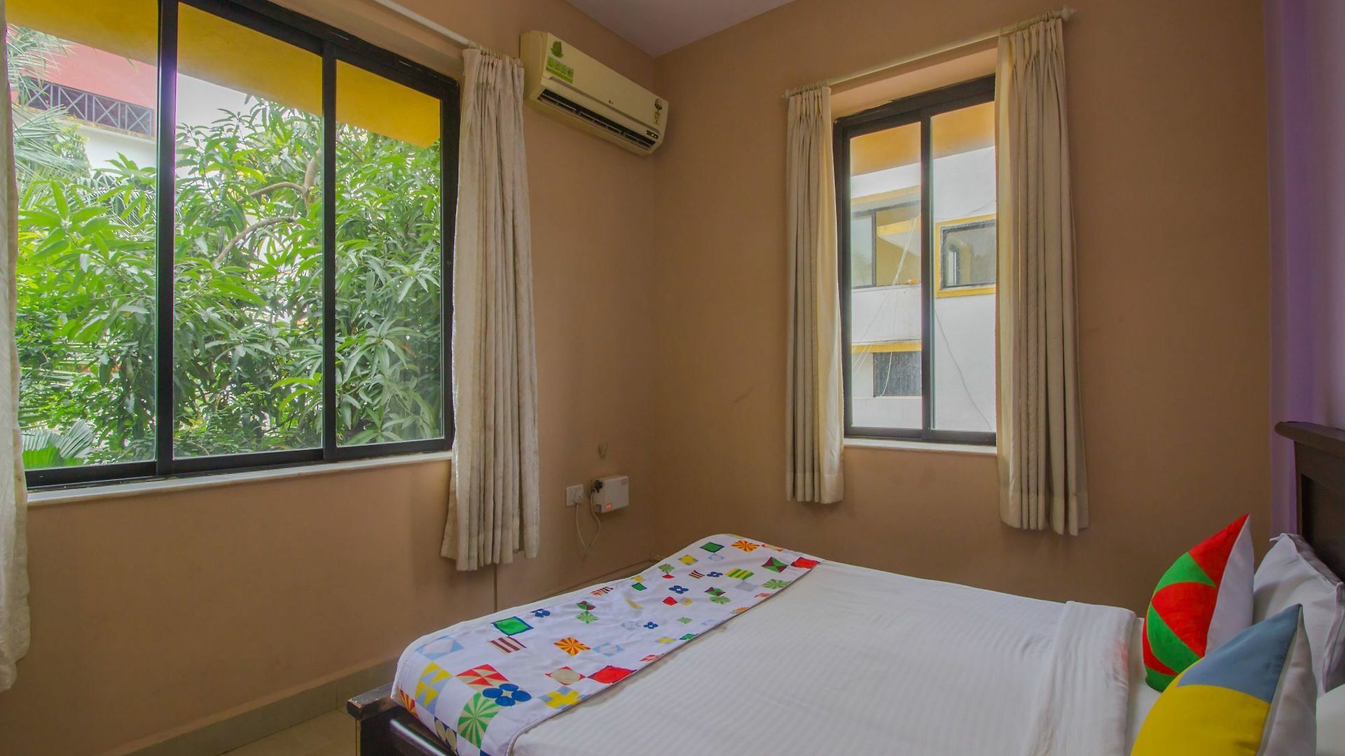 Hotel Oyo 17028 Aviva Residency 3*