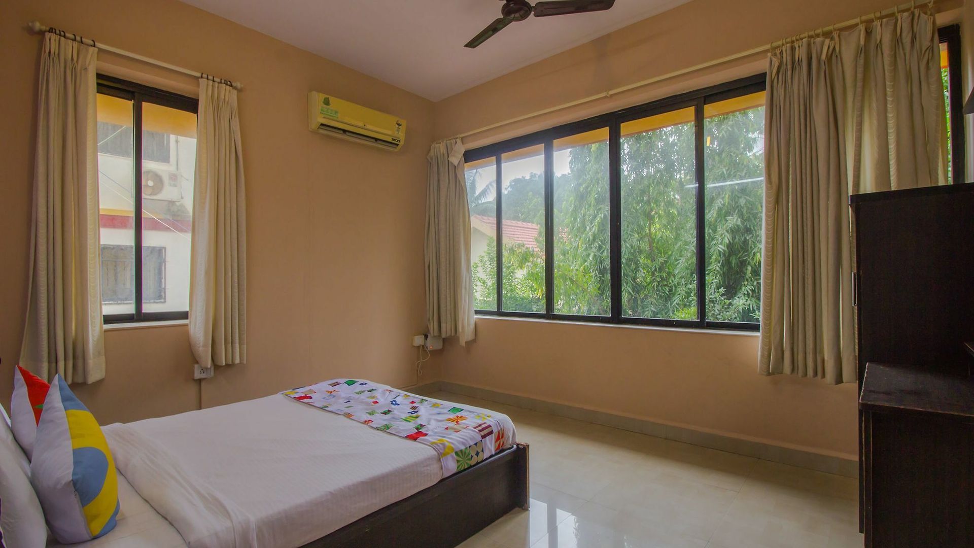 Hotel Oyo 17028 Aviva Residency Mumbai