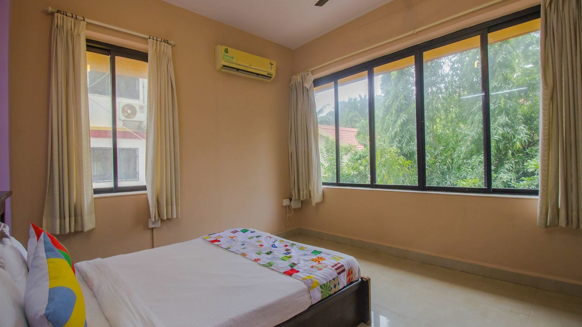 Hotel Oyo 17028 Aviva Residency Mumbai