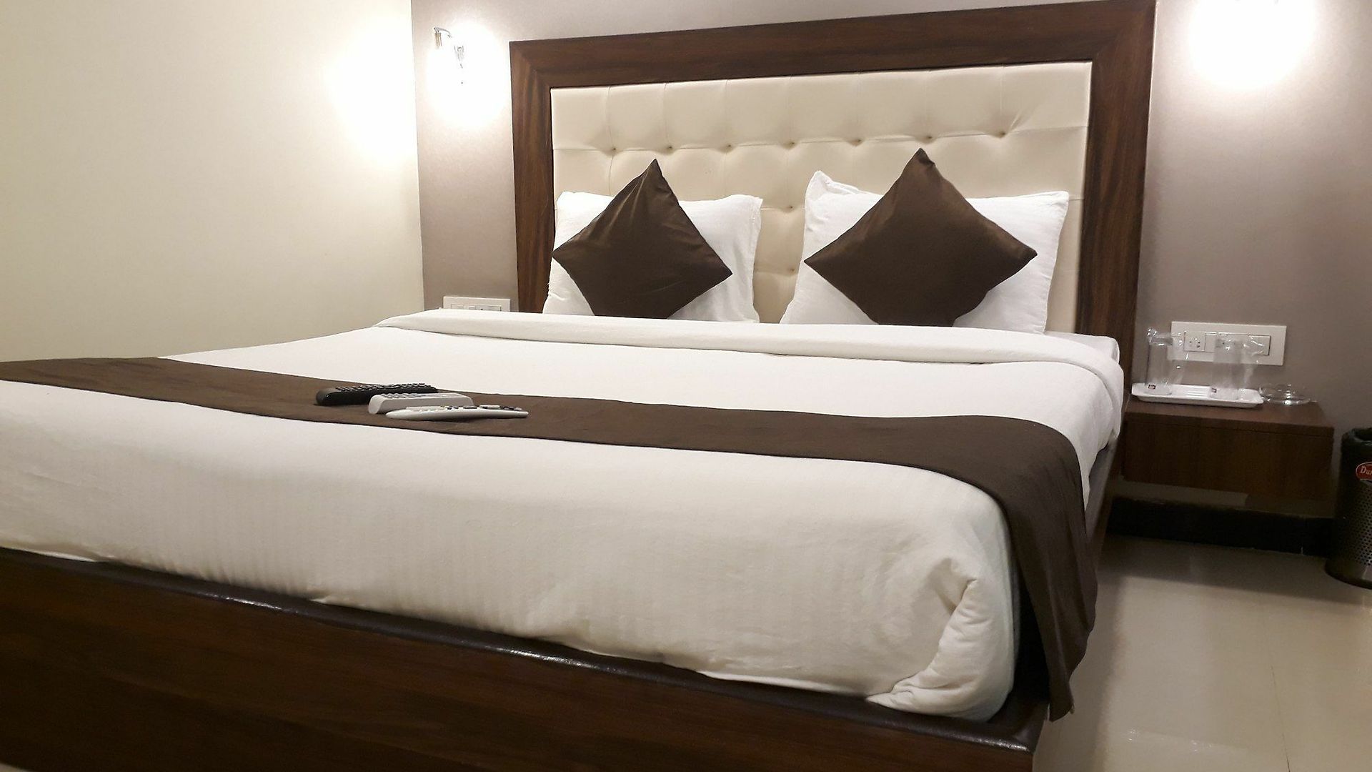 Hotel Garden Creek Residency Near Airport