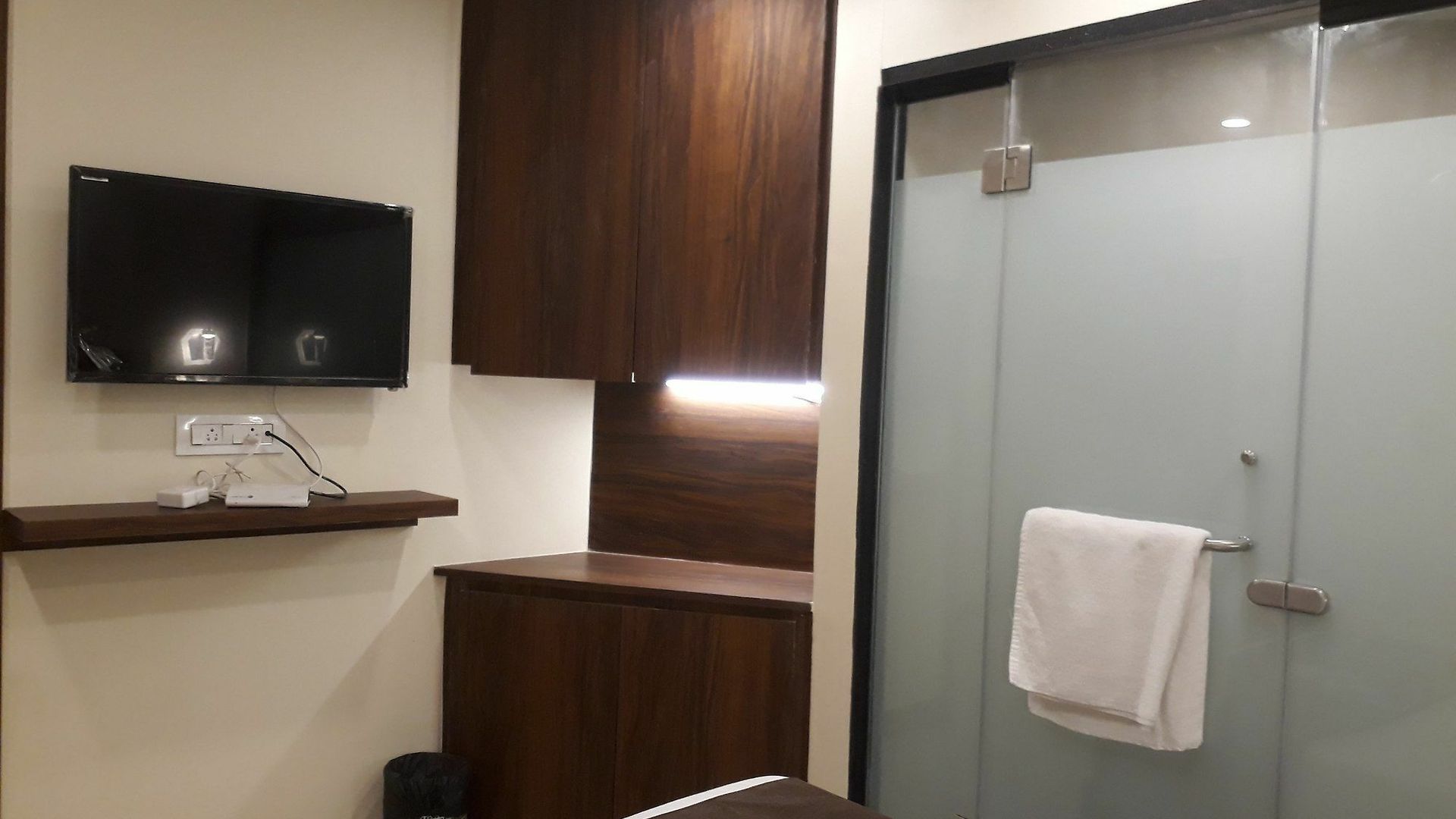 Garden Creek Residency Near Airport Hotel 3*