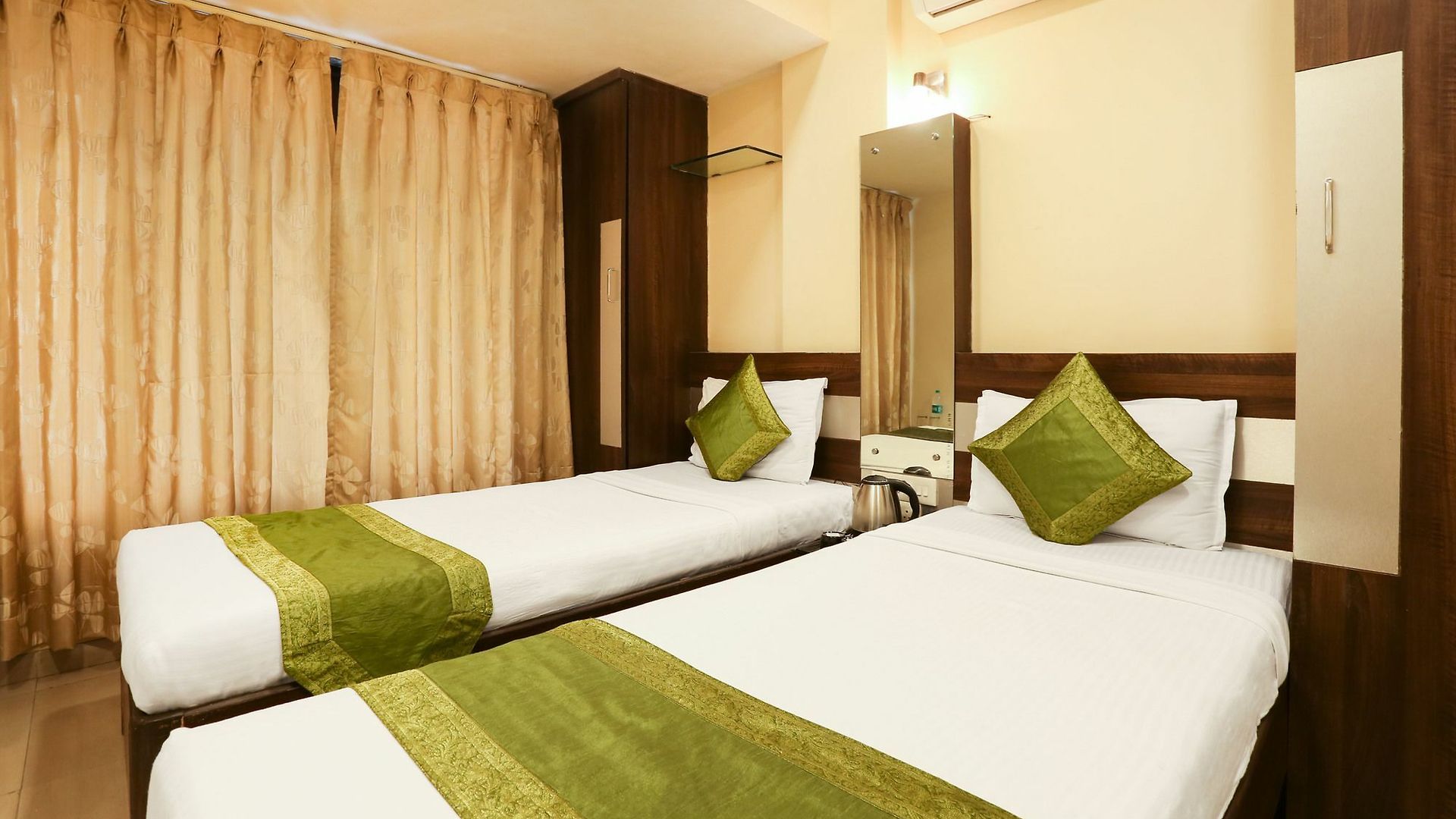 Hotel Daisy Residency 3*