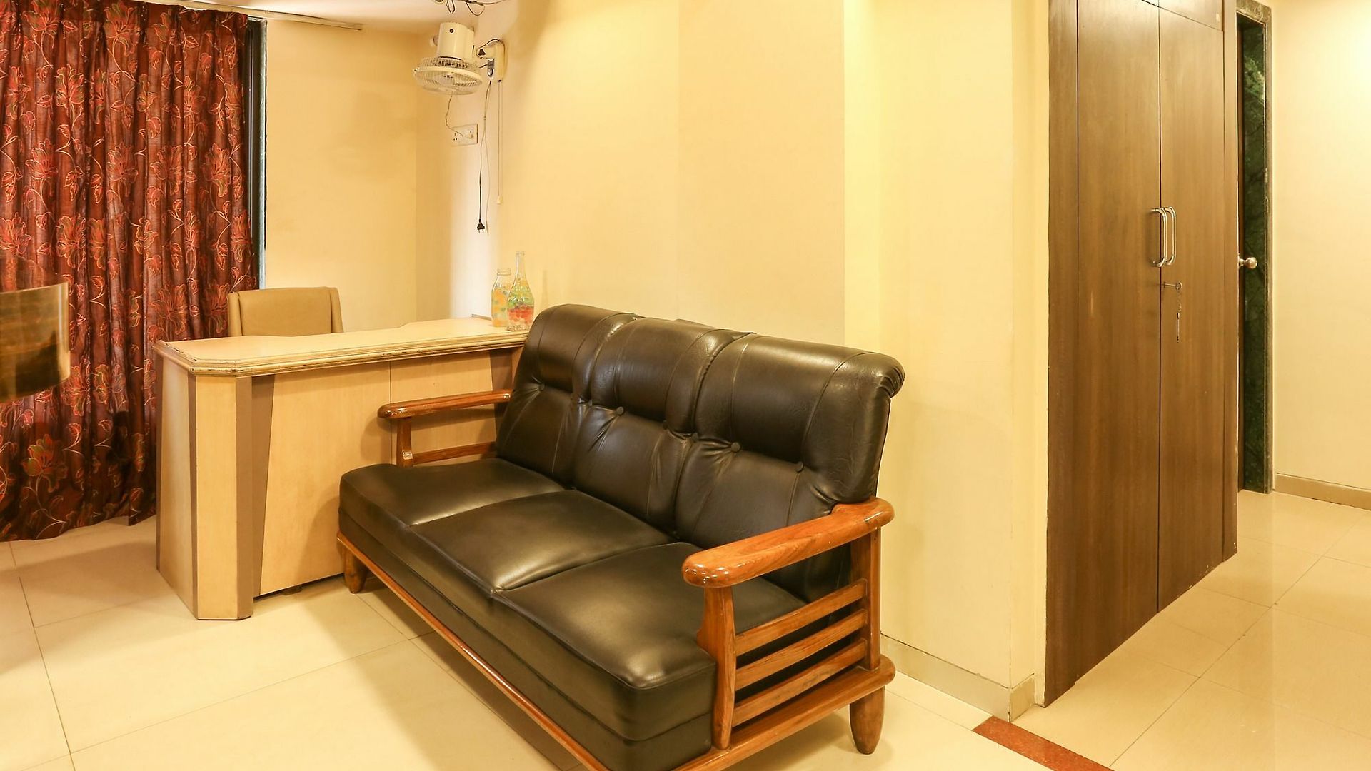 Hotel Daisy Residency