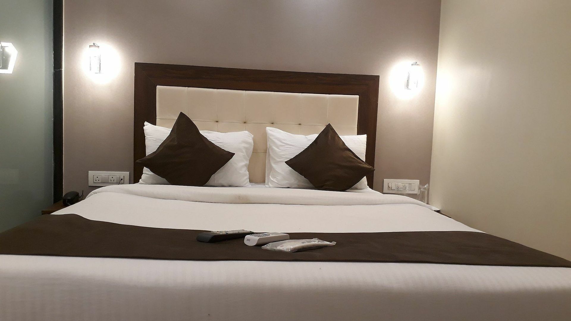 Hotel Garden Creek Residency Near Airport