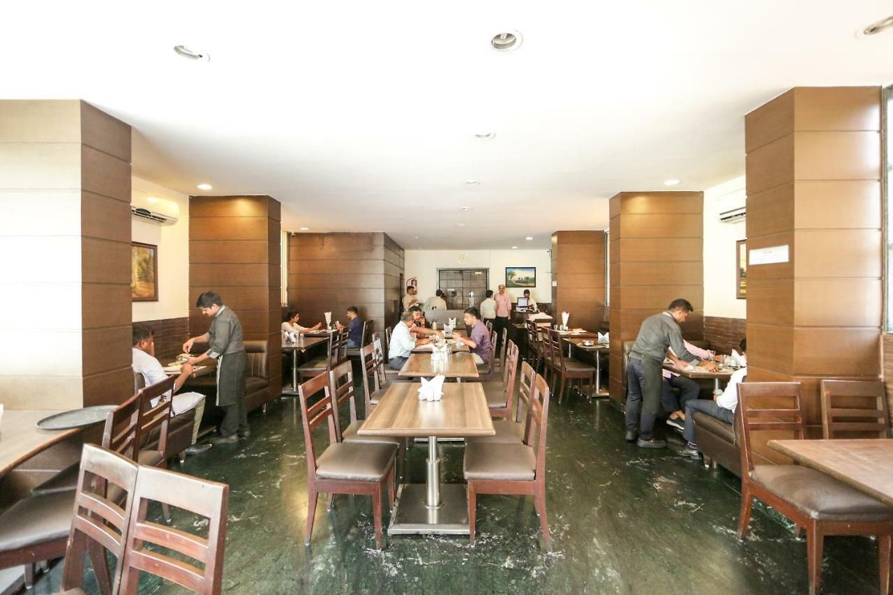 Hotel Lucky Near Nesco Mumbai