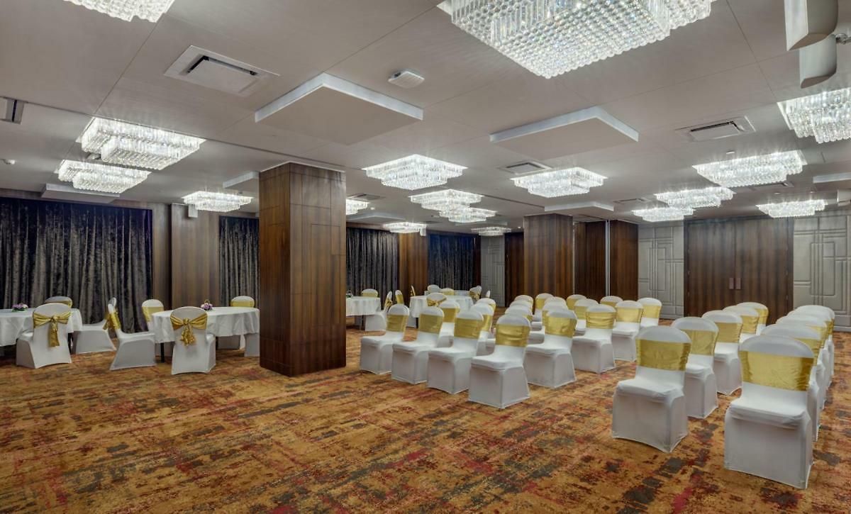 The Park Juhu 4*