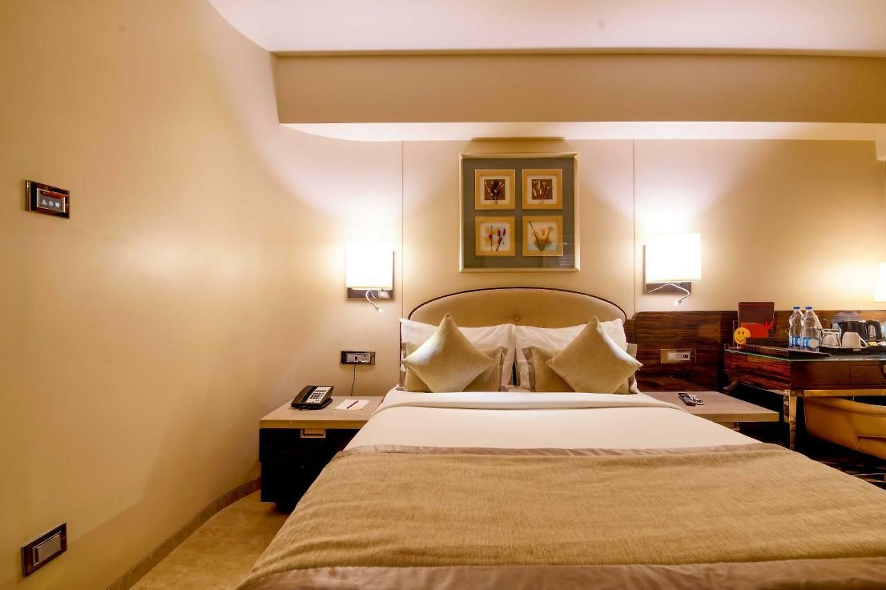 Sai Palace Grand, Malad Hotel