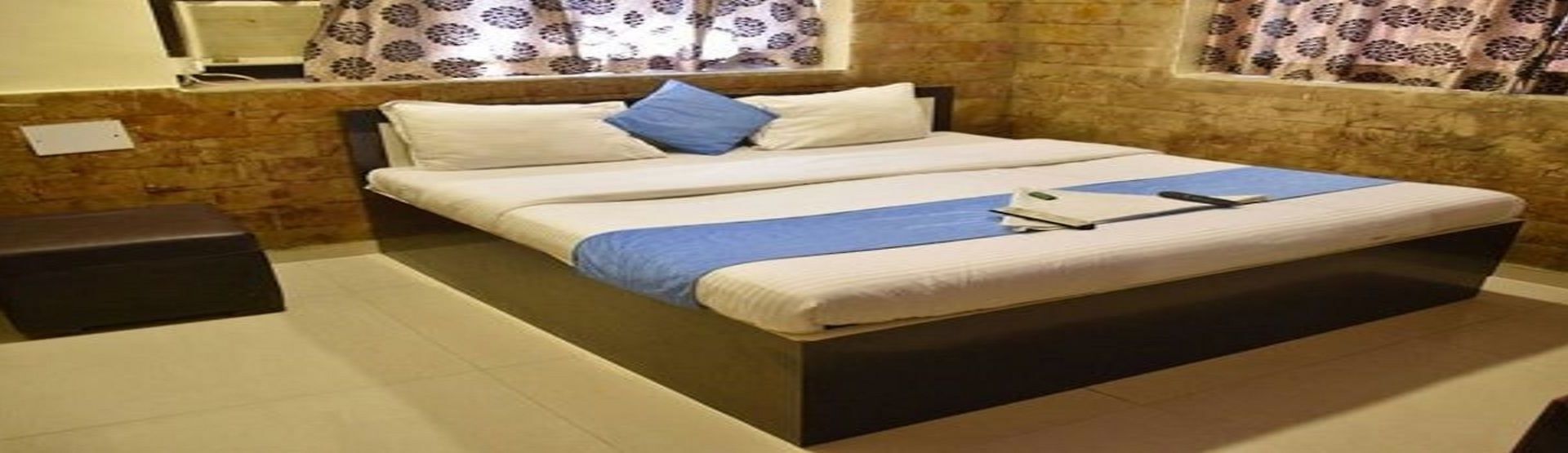 Maangta 111 @ Andheri East Hotel 3*