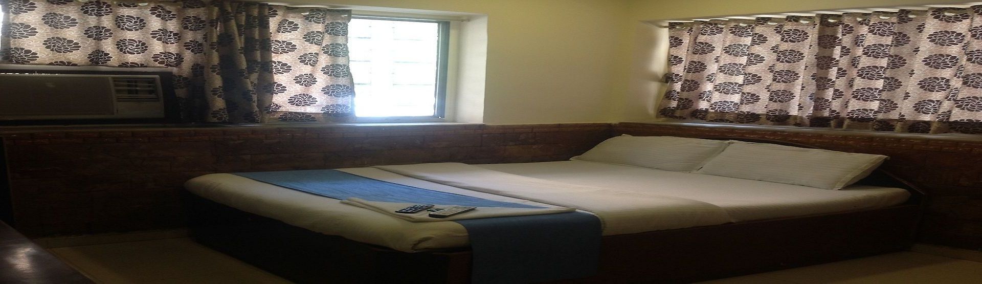 Maangta 111 @ Andheri East Hotel 3*