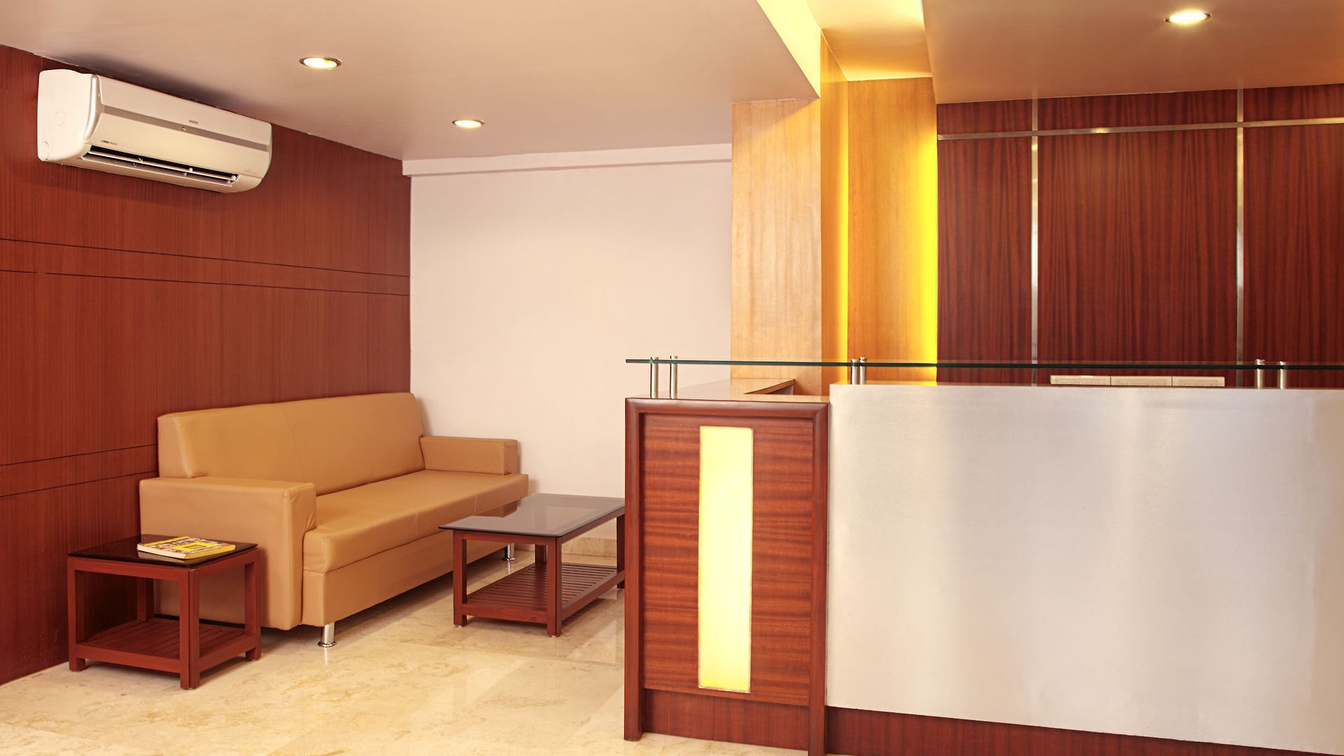 Hotel Lucky Near Nesco