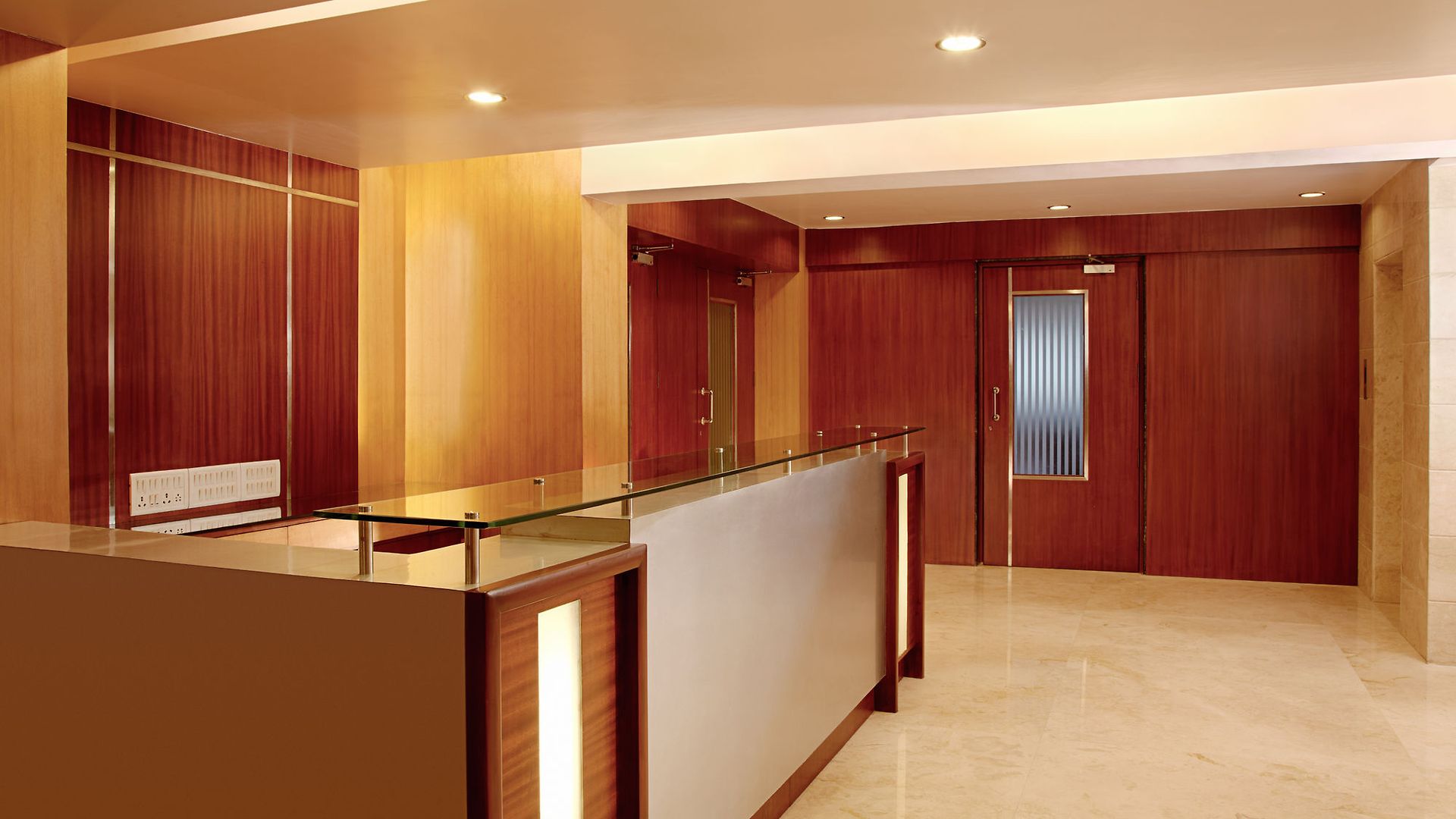 Hotel Lucky Near Nesco Mumbai