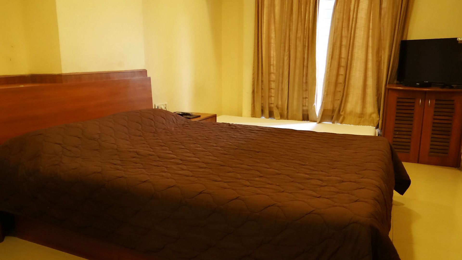 Hotel Lucky Near Nesco Hotel 3*