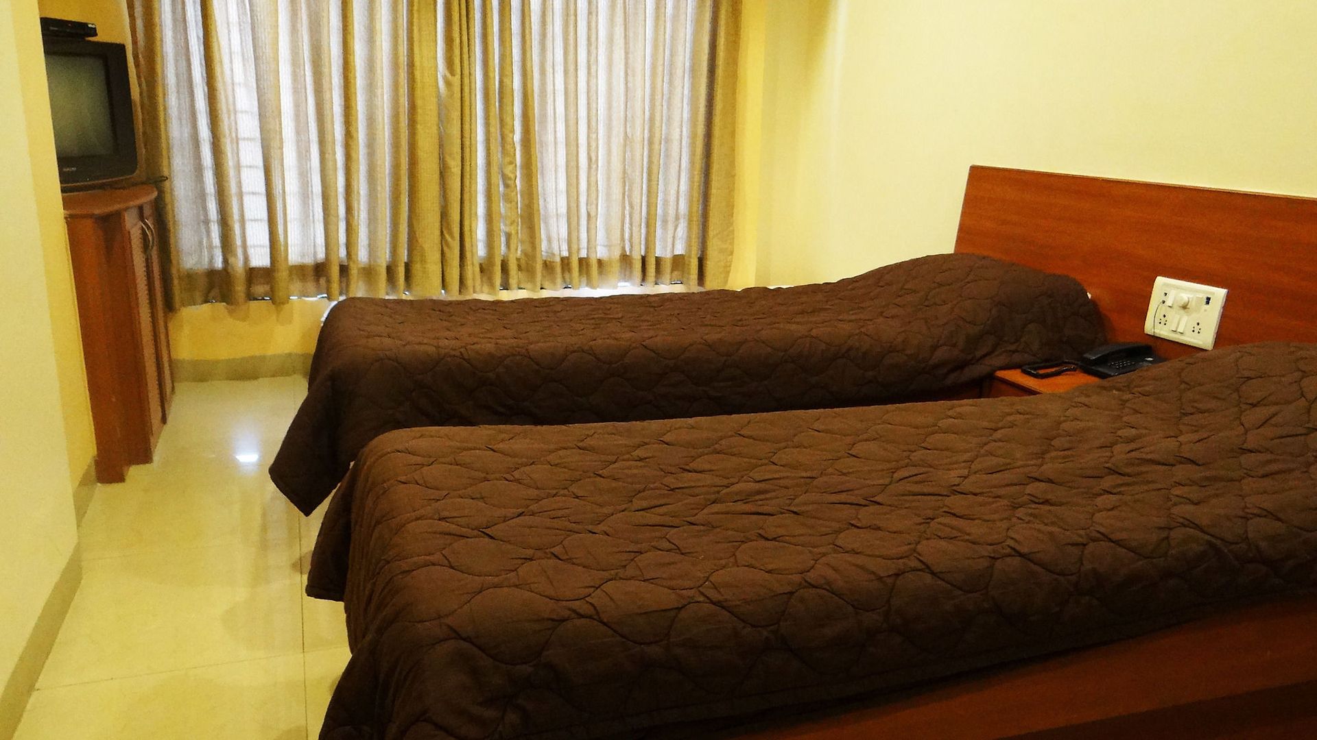 Hotel Hotel Lucky Near Nesco 3*