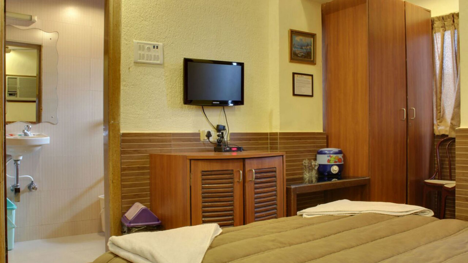 Hotel Lucky Near Nesco 3*