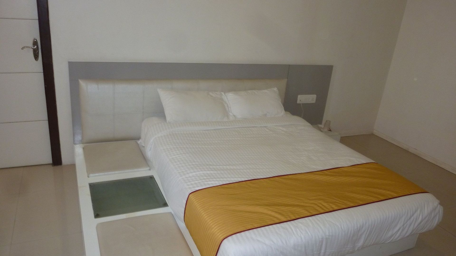 Aura Hotel Mumbai