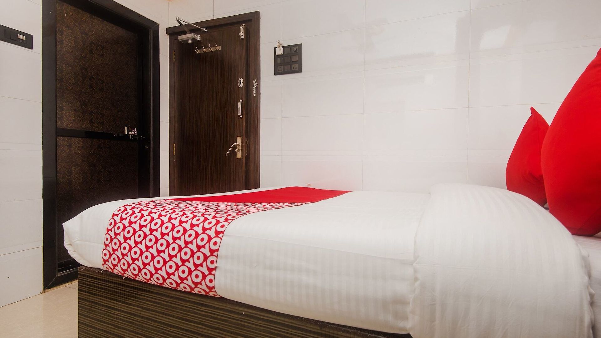 Oyo 19353 Relax Hotel Mumbai