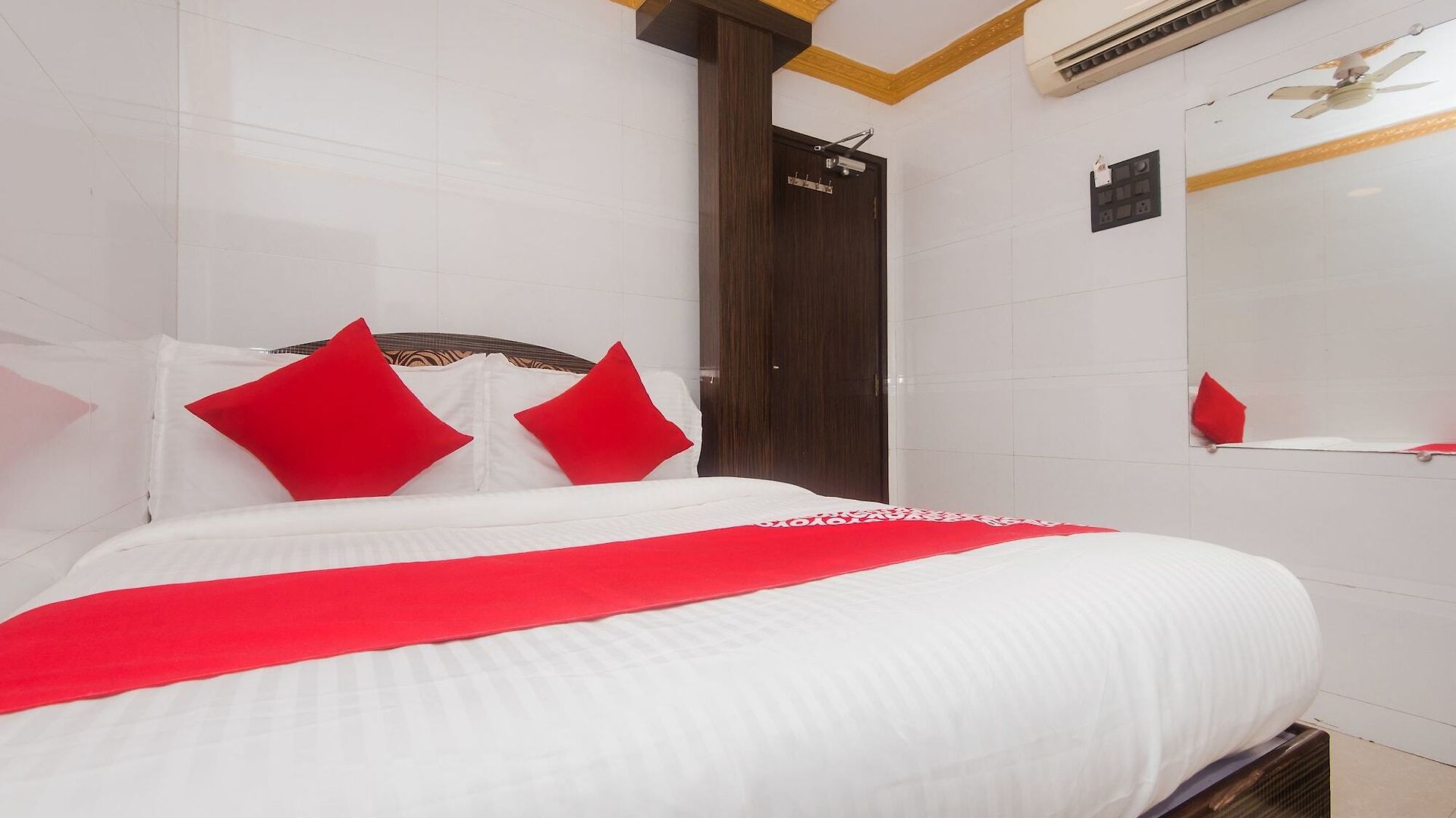 Oyo 19353 Relax Hotel Mumbai