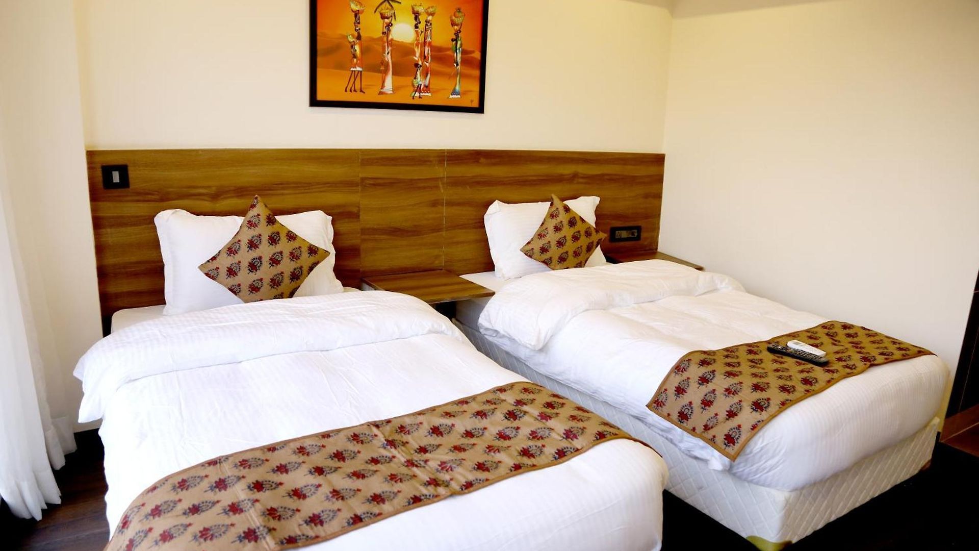 House Andheri East, Hotel Mumbai