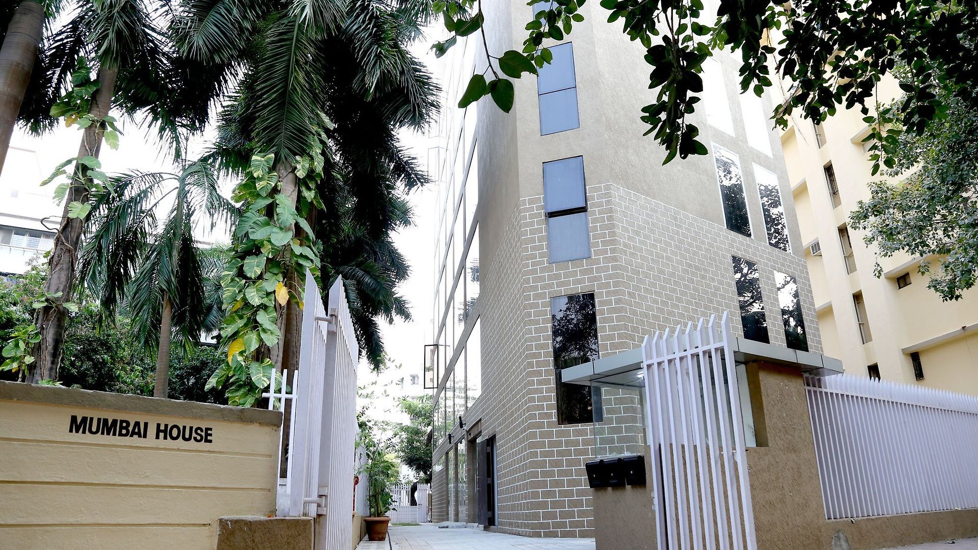 House Andheri East, 3*