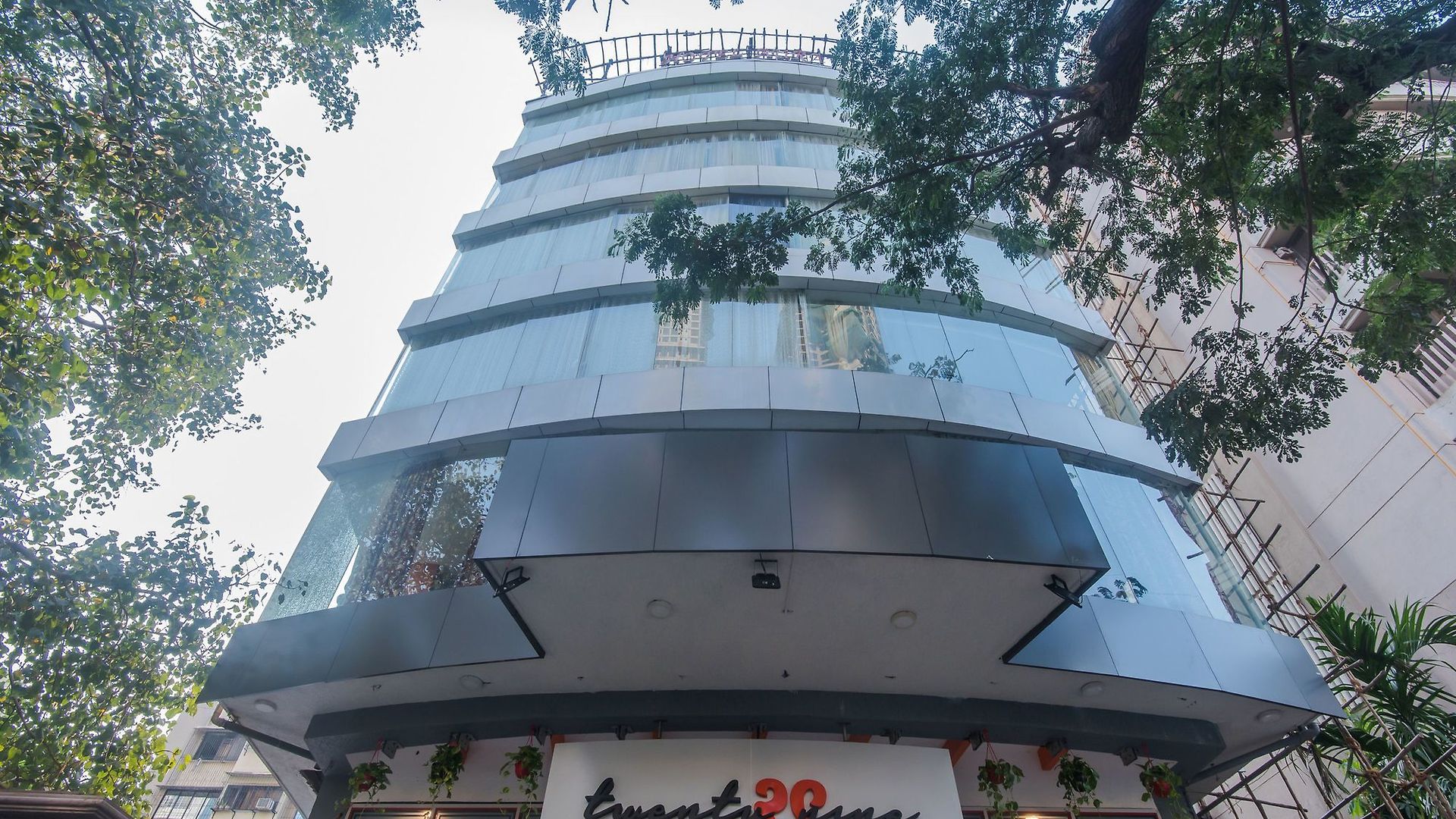 Aura 3* Mumbai