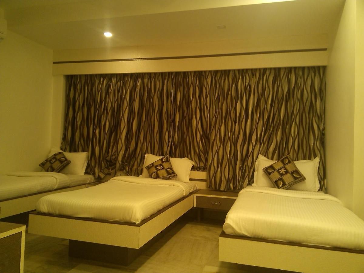 Hotel Oc Residency *