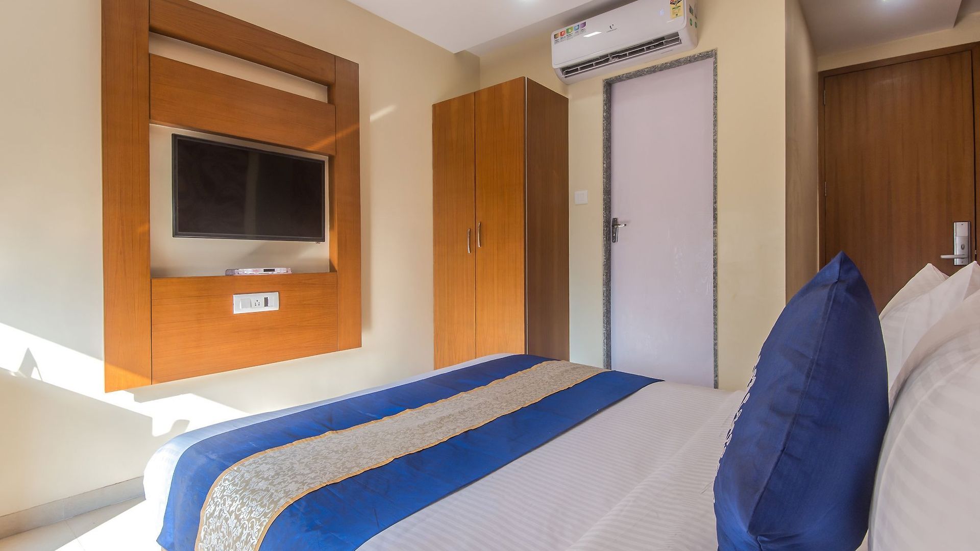 Hotel Via Arton 3*