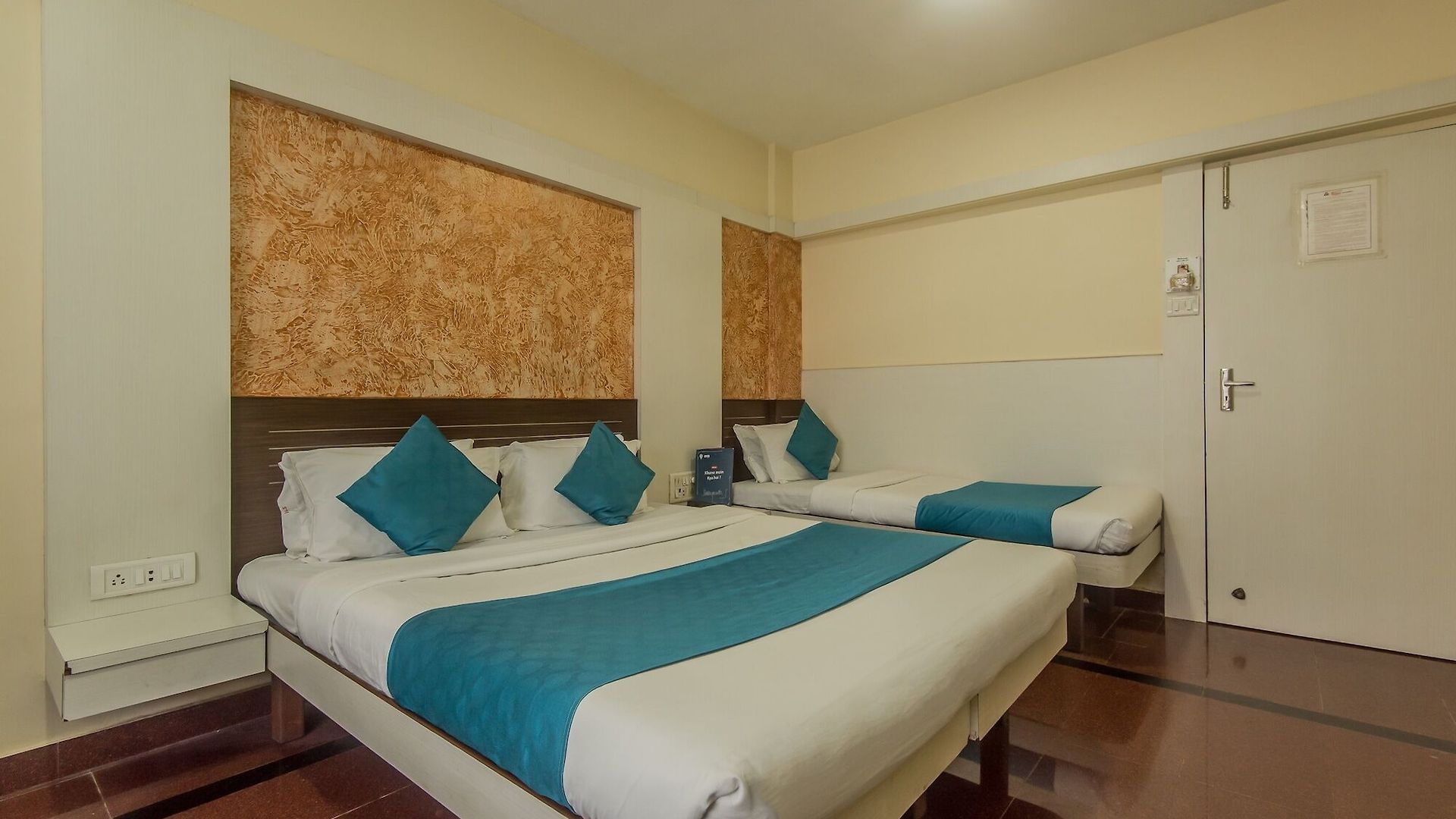 Oyo 18502 Flagship Sahar International Hotel